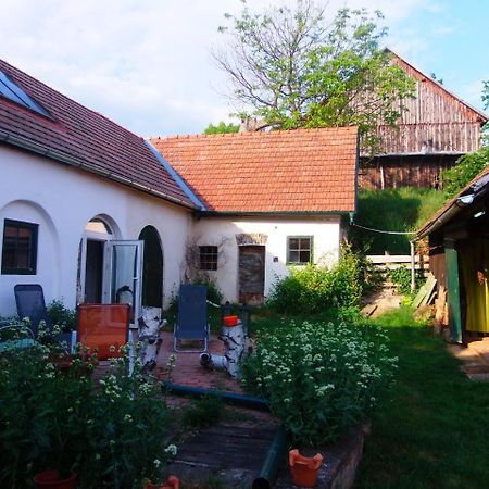 Gaestehaus Weinviertel - Niederoesterreich Siebenhirten Exterior photo
