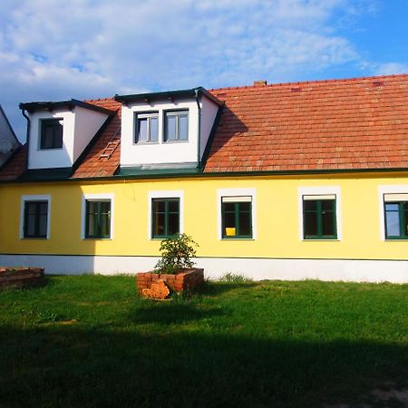 Gaestehaus Weinviertel - Niederoesterreich Siebenhirten Exterior photo