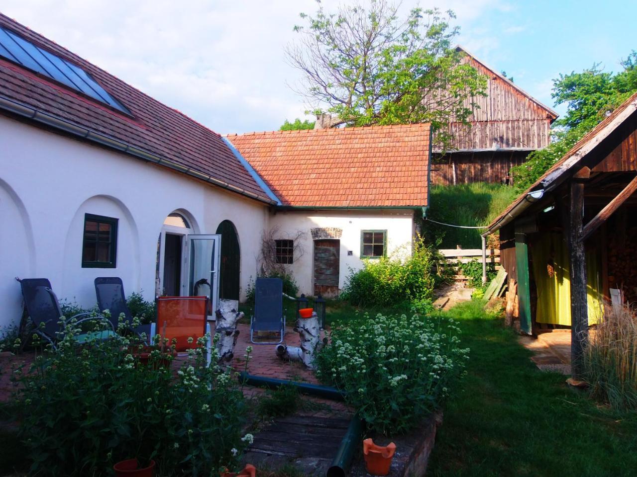 Gaestehaus Weinviertel - Niederoesterreich Siebenhirten Exterior photo
